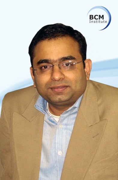 File:Karthik Vaidyanathan.jpg