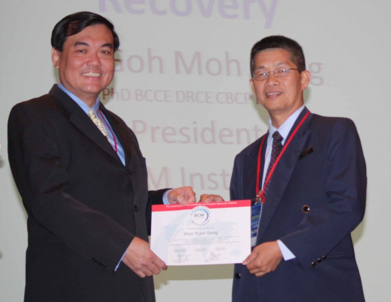 File:First Malaysian to recieve Dual Certification from BCM Institute.jpg